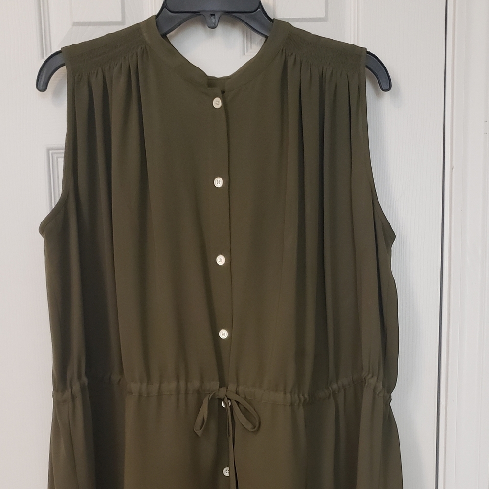 Banana Republic, medium high low sleeveless tunic, army green color